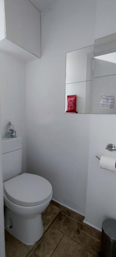 Location Location Location, Whole Apartment For You! Londen Buitenkant foto